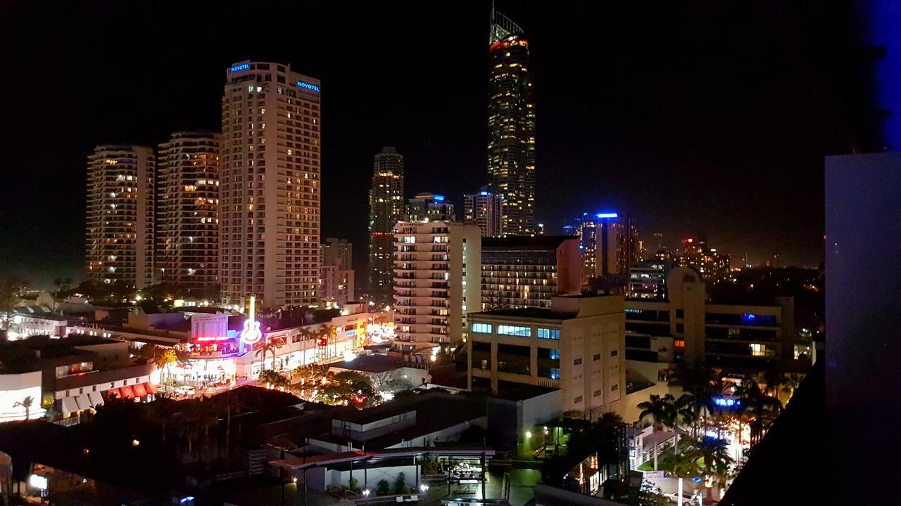 Circle Surfers Paradise Holidays Екстериор снимка